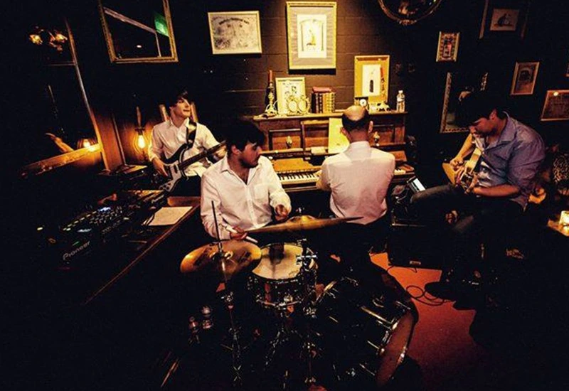 Blaine Bar